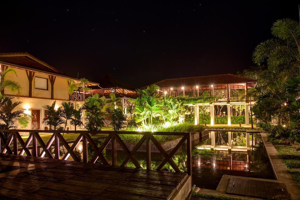 Ranna 212 Beach Resort Kahandamodara Exterior photo