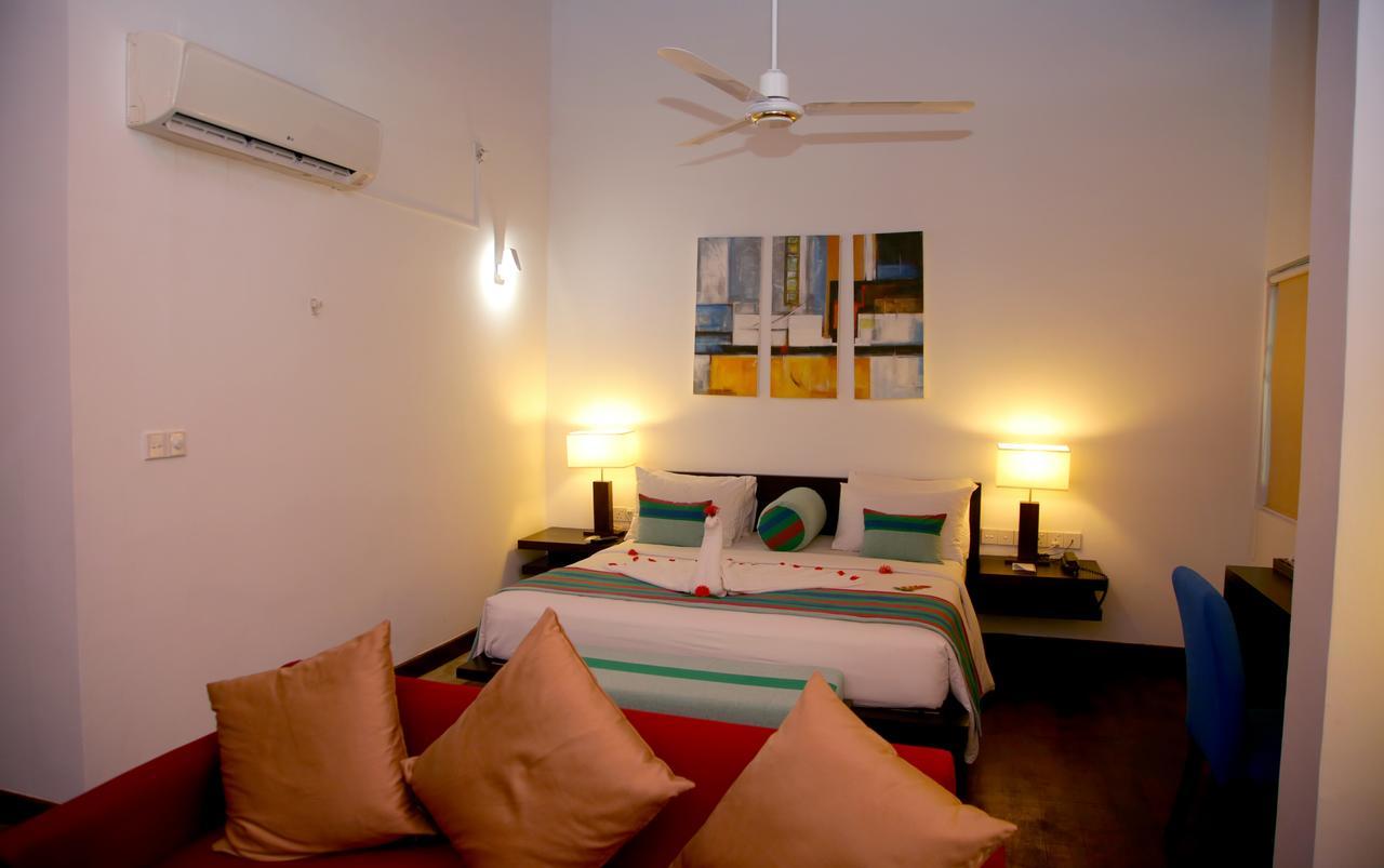 Ranna 212 Beach Resort Kahandamodara Room photo