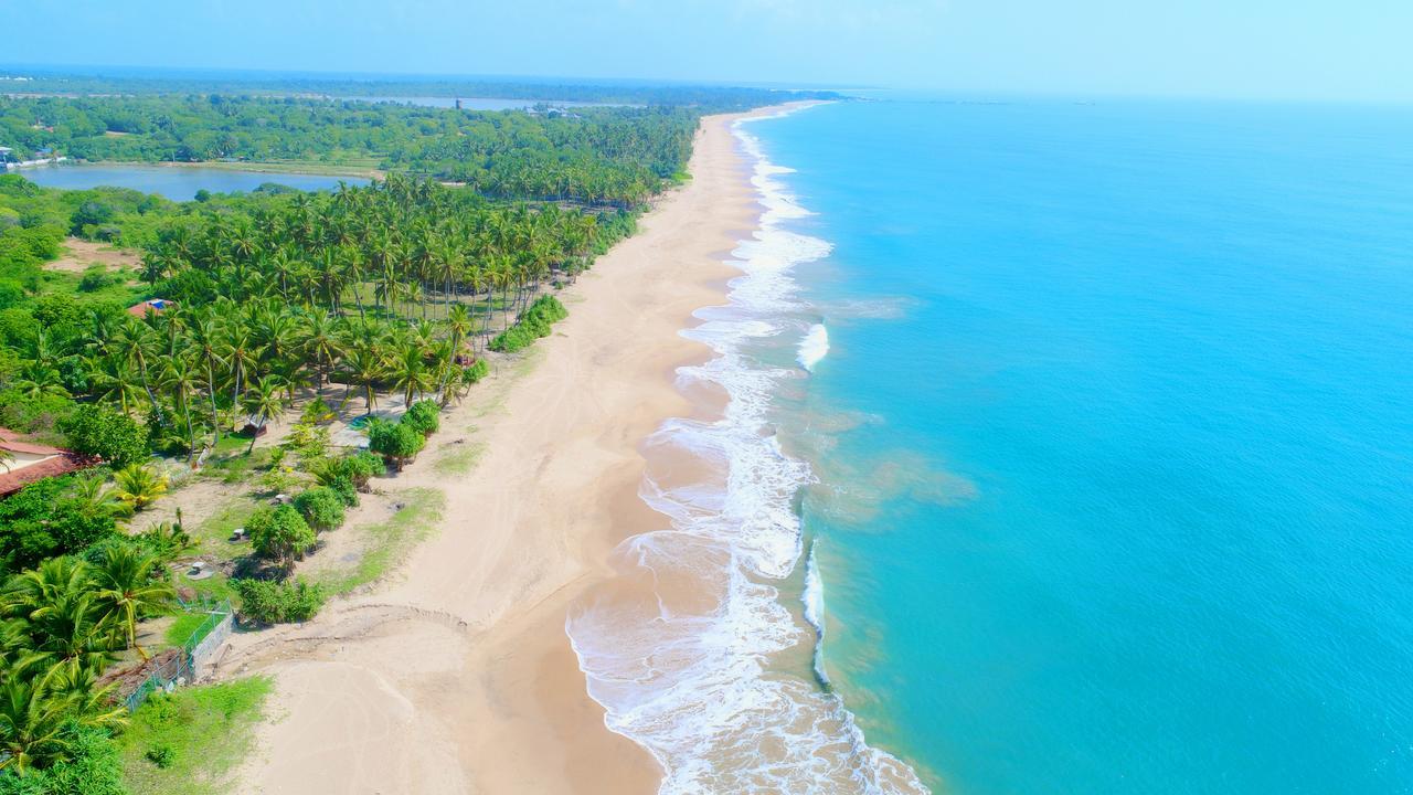 Ranna 212 Beach Resort Kahandamodara Exterior photo