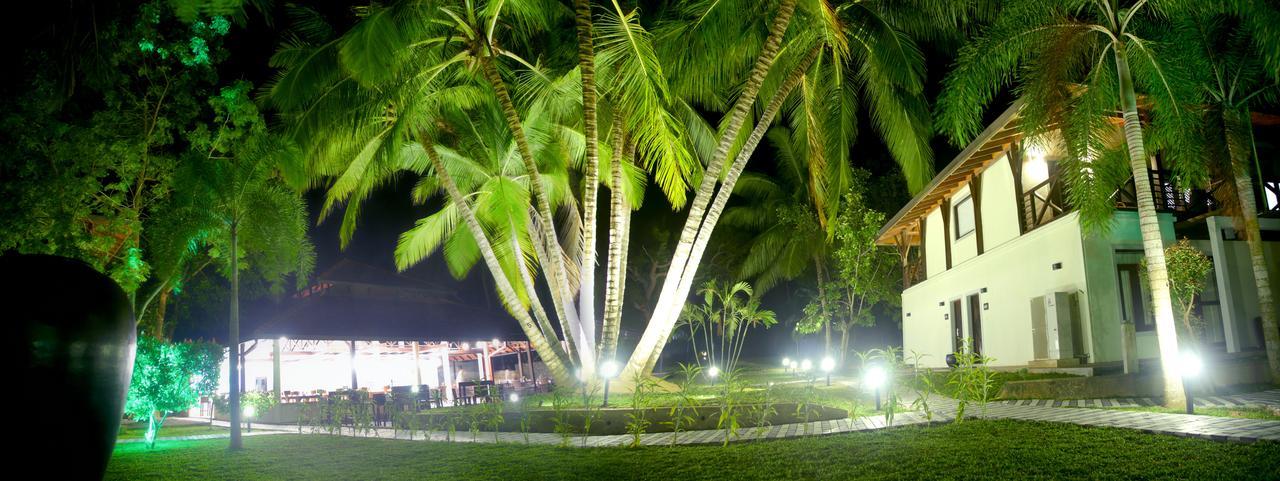 Ranna 212 Beach Resort Kahandamodara Exterior photo