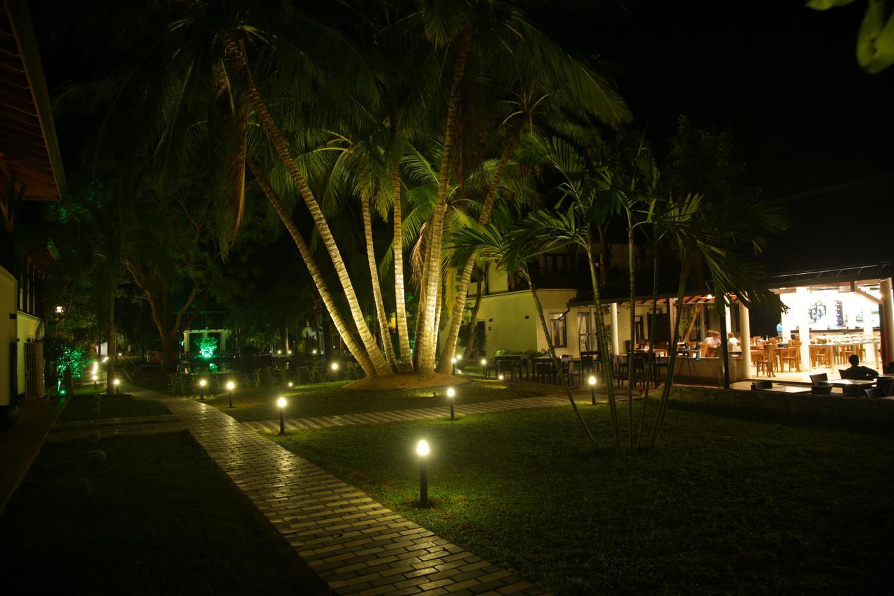 Ranna 212 Beach Resort Kahandamodara Exterior photo