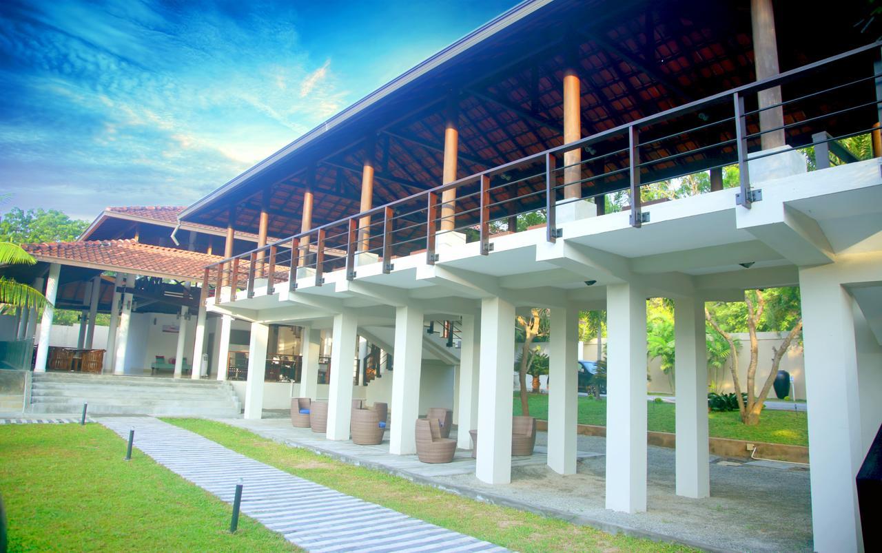 Ranna 212 Beach Resort Kahandamodara Exterior photo